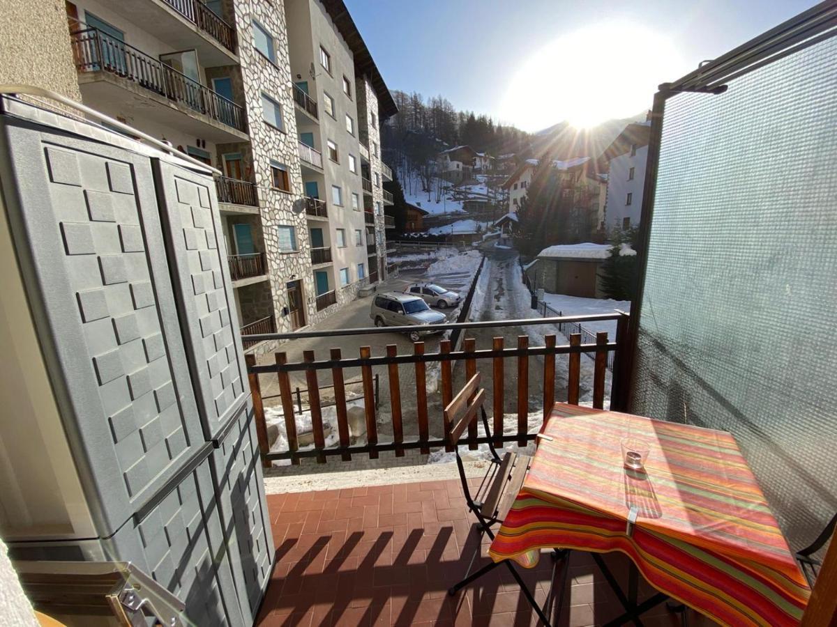 Il Piccolo Rifugio - Casa Valtournenche Apartment Bagian luar foto