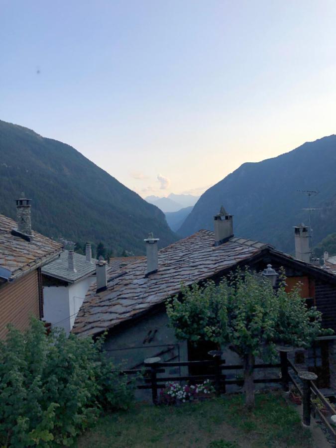 Il Piccolo Rifugio - Casa Valtournenche Apartment Bagian luar foto