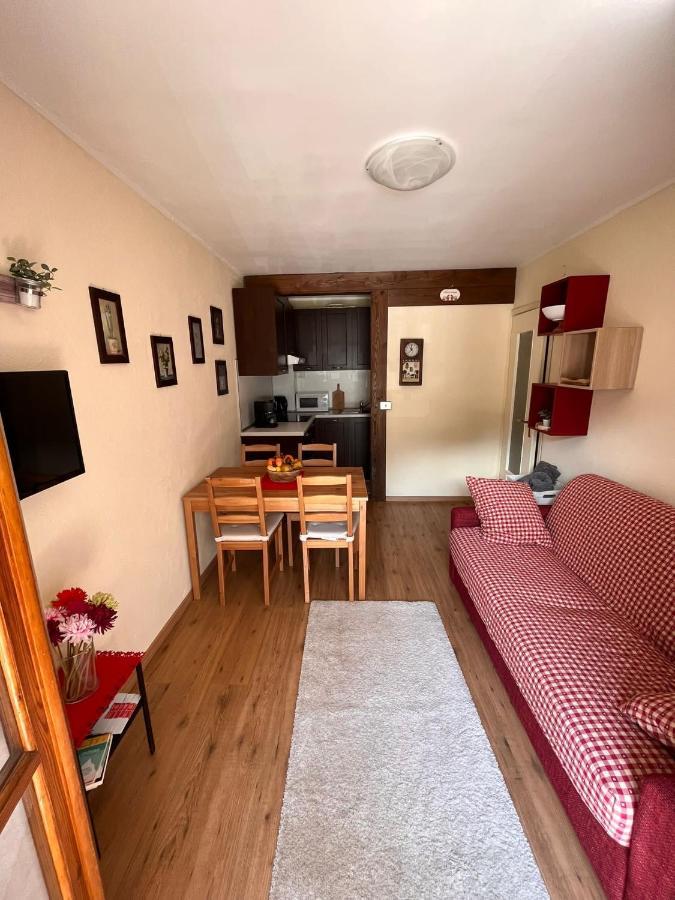 Il Piccolo Rifugio - Casa Valtournenche Apartment Bagian luar foto
